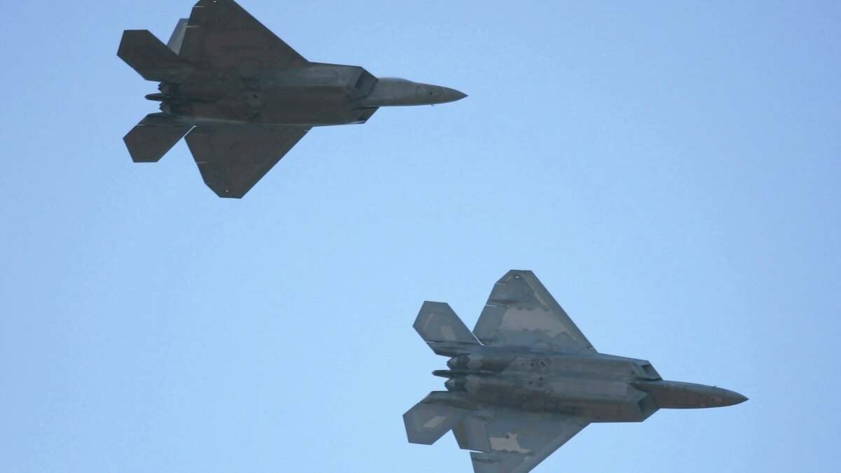 النيابة البحرينية تأمر بحبس متهمين بالتخابر مع إيران