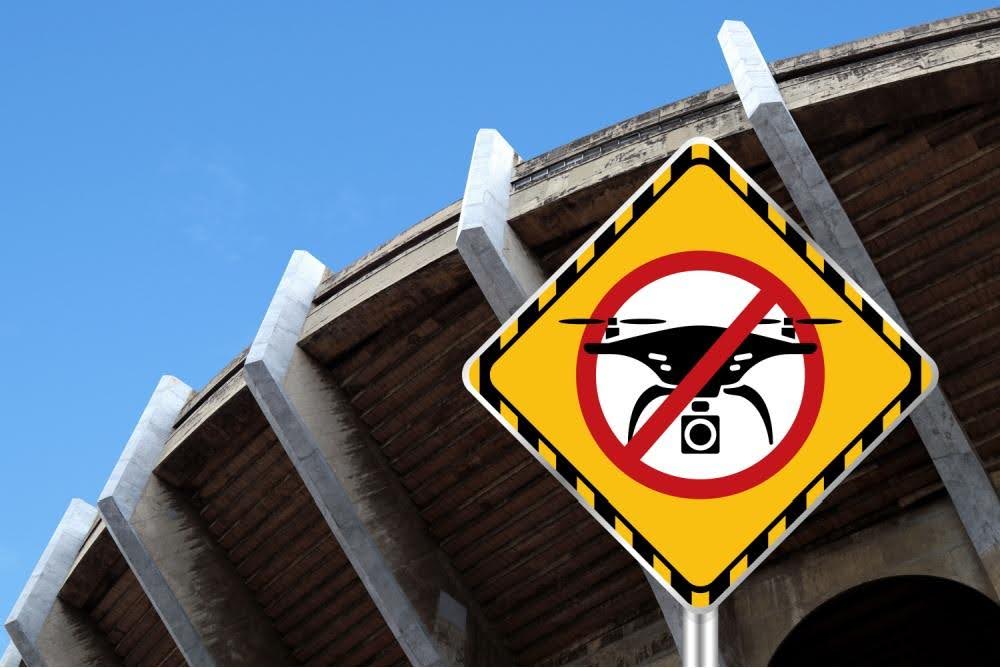 مقتل شخص في الفجيرة بسبب شظايا طائرة مسيرة