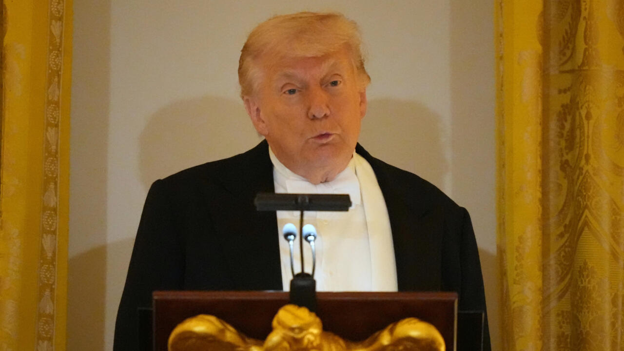 ترامب يؤكد هزيمة إيران عسكريا ويستعد لحصار جديد