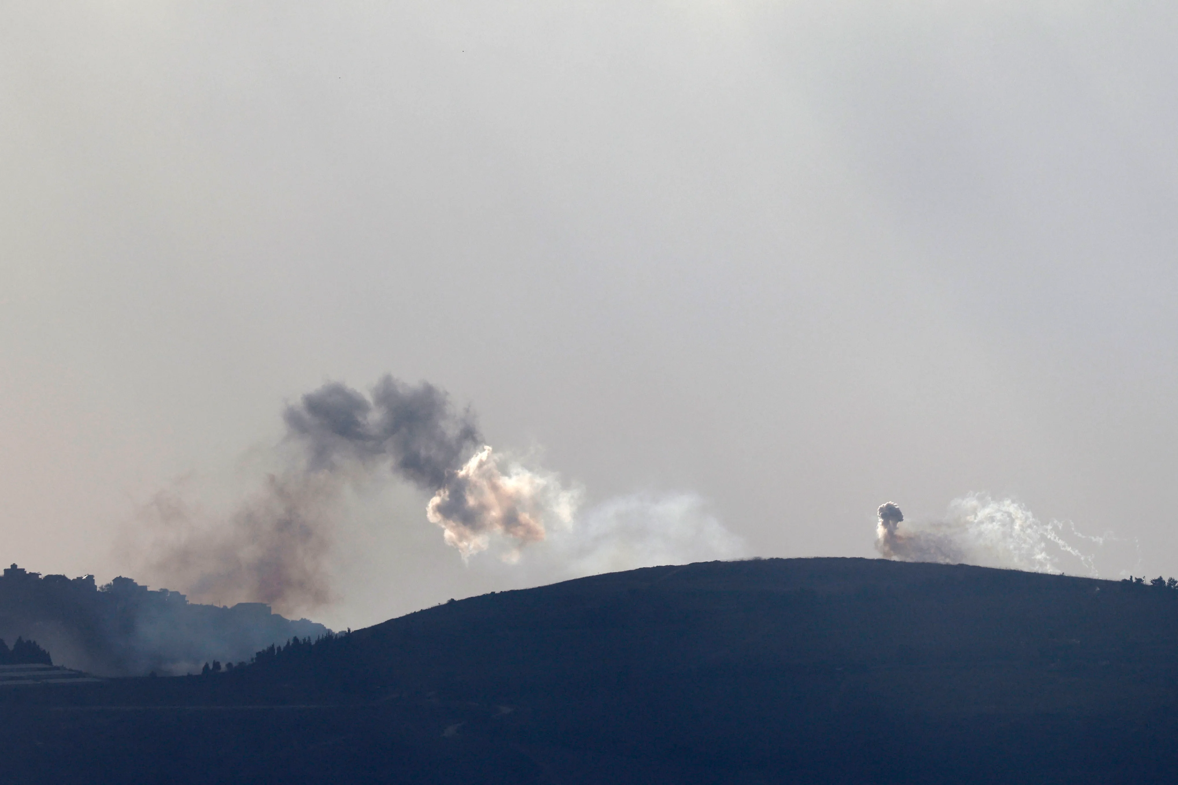 غارات الاحتلال على لبنان وحزب الله يرد