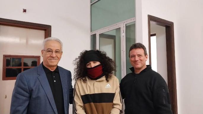 احتجاج معتقل ليبي بخياطة فمه في سجن إيطالي