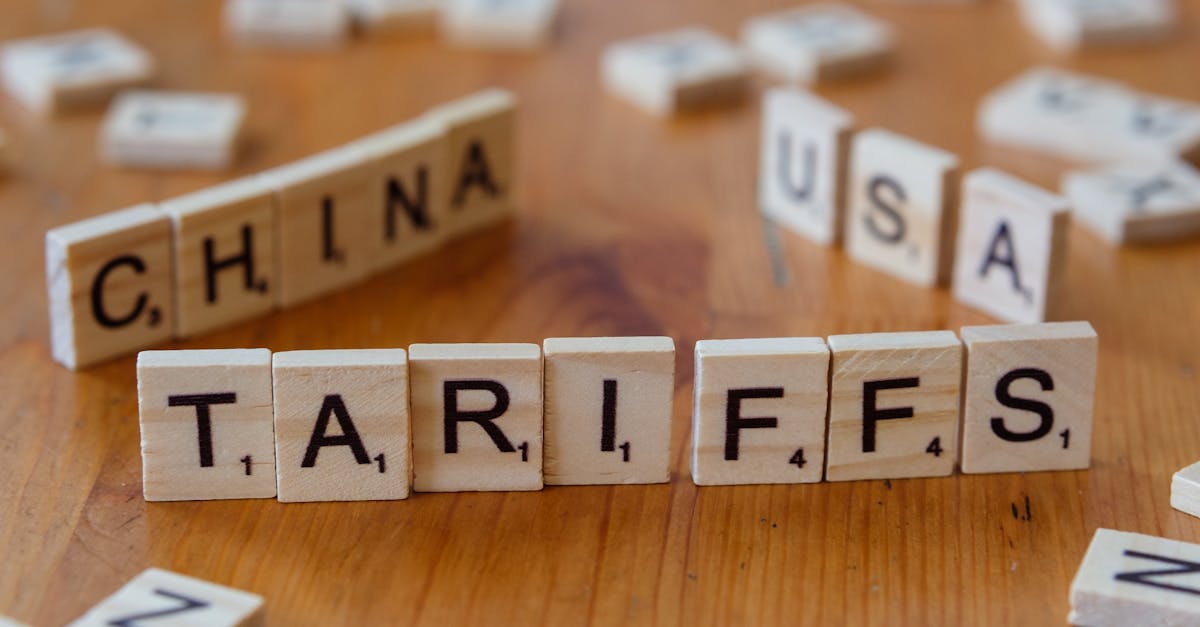 تطورات العلاقات الدولية وتأثيرها على الاقتصاد العالمي