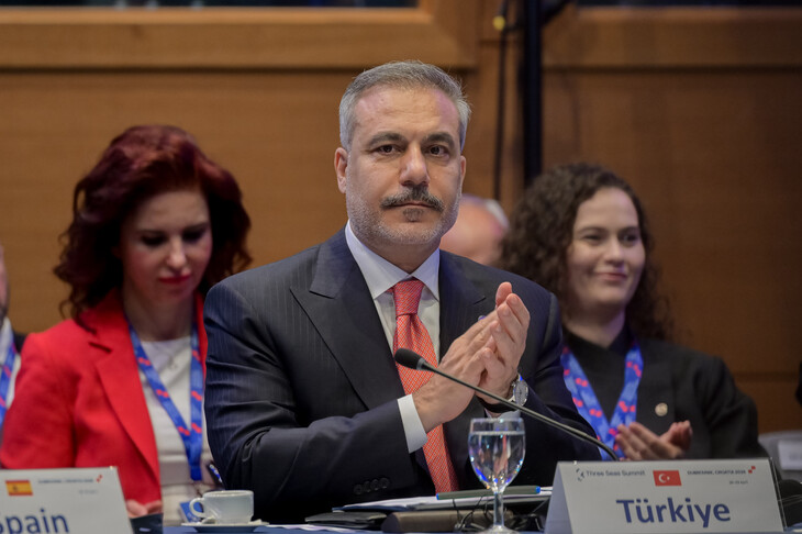وزير الخارجية التركي يشارك في قمة البحار الثلاثة بكرواتيا