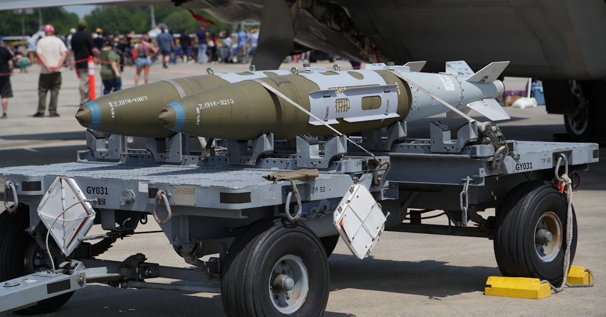 سفير أمريكي يحرج إيران بسؤال عن صواريخها