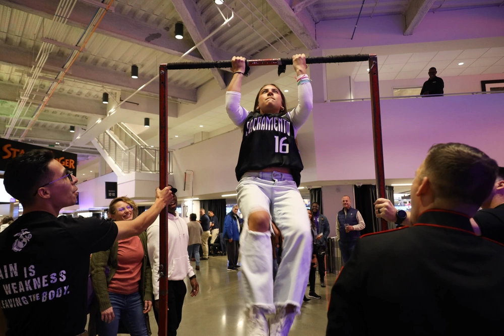 خطأ تكتيكي في Kings يثير الجدل في الدوري الأمريكي