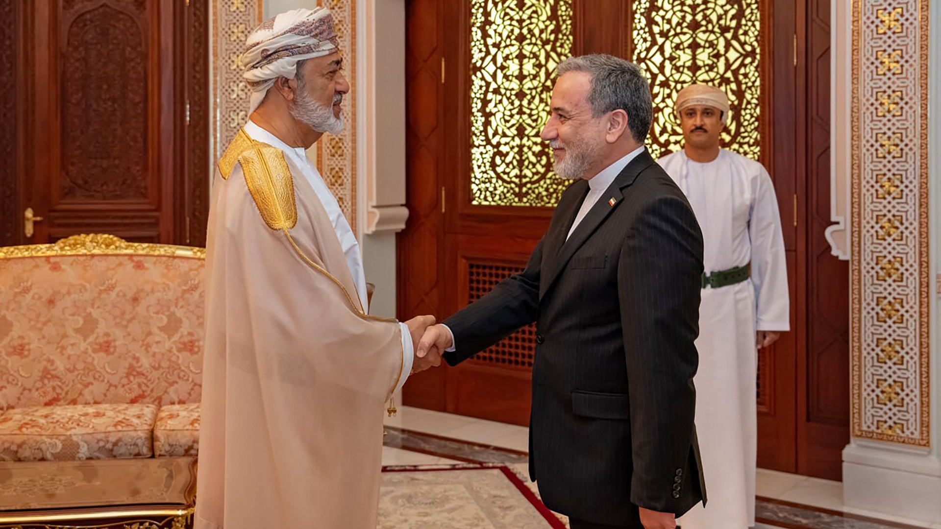 انقسام المنفى الإيراني حول التدخل الغربي