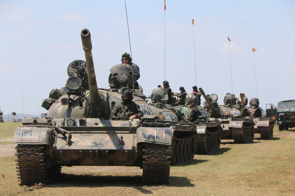 بولندا تدعو لإطلاق مصادر جديدة لتمويل الدفاع الأوروبي