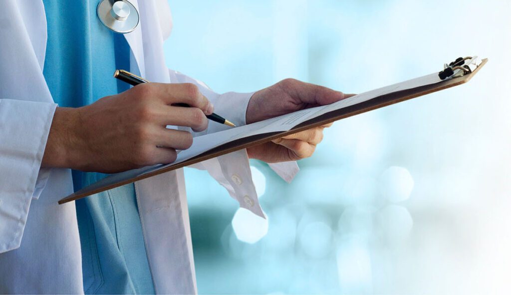 وفاة مساعد مدير صحة إربد تثير جدلاً حول تقصير المستشفى