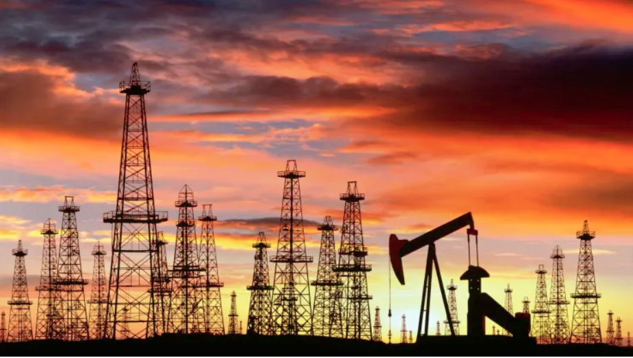 كازاخستان تعيد توجيه 260 ألف طن من النفط إلى روسيا