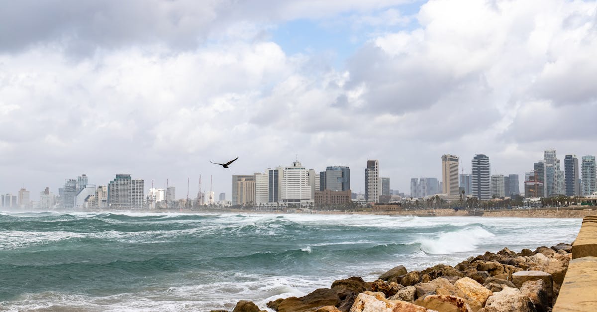 إسرائيل تستهدف البتروكيماويات الإيرانية في تصعيد عسكري