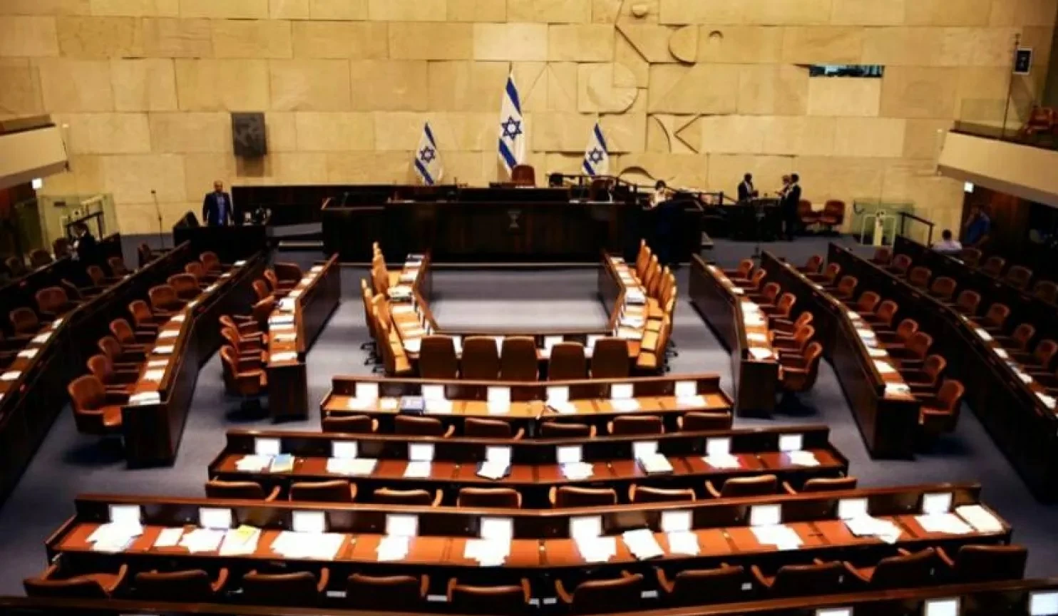 Israeli Knesset votes to dissolve itself