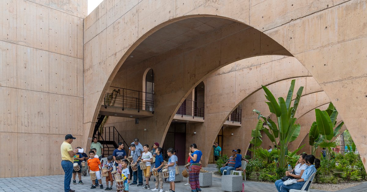 مركز التحكم الفكري وتأثيره على المجتمع