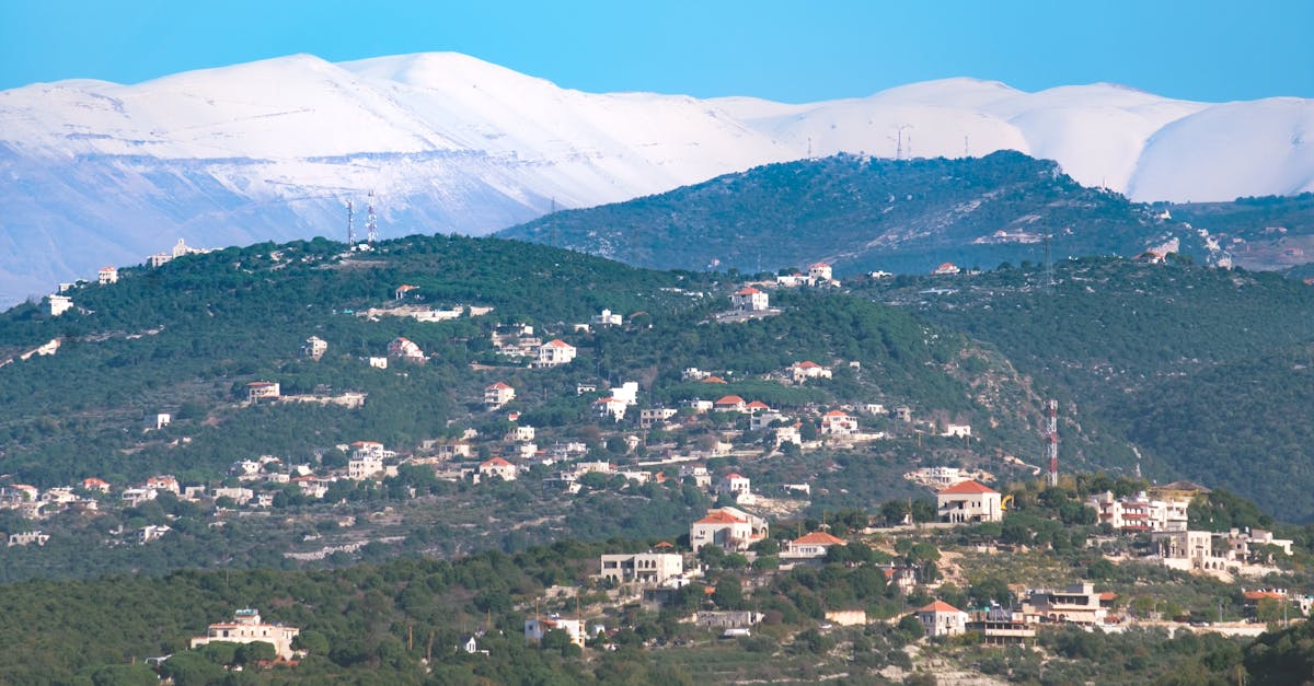 غارات إسرائيلية على لبنان تسفر عن مقتل 182 شخصاً