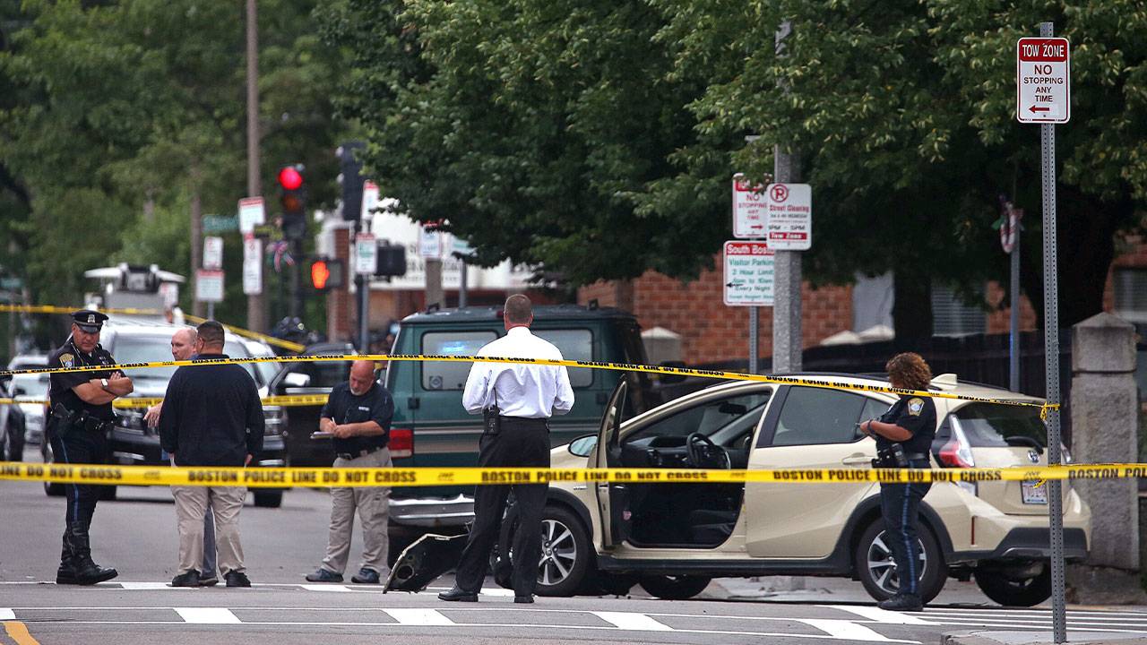 إصابة 11 شخصًا في حادث تصادم بالغور الشمالي