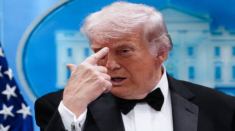 ترامب يسخر من حادثة إطلاق النار في عشاء مراسلي البيت الأبيض