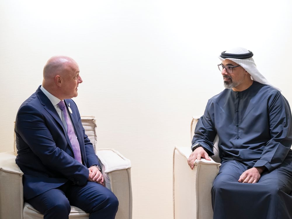 بحث تطورات المنطقة بين الإمارات واليابان