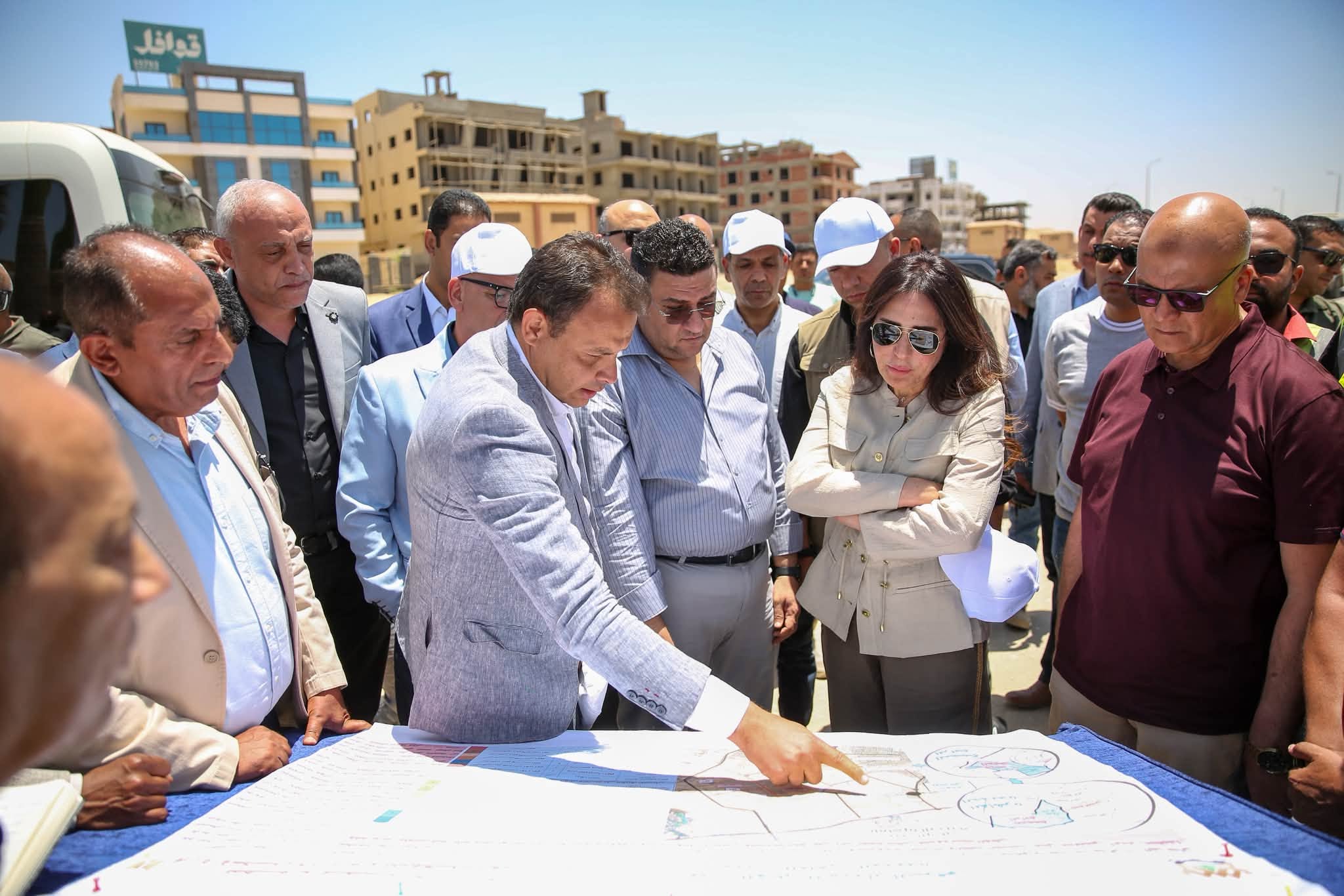 تفقد وزيرة الإسكان مشروع "بيت الوطن" بالقاهرة الجديدة