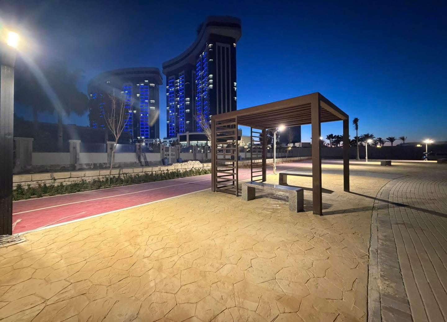 تنفيذ ممشى ساحلي جديد في مارينا العلمين