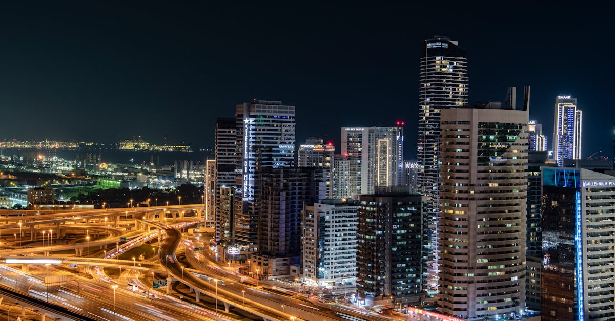 الإمارات تخرج من أوبك وتؤكد التزامها باستقرار الطاقة