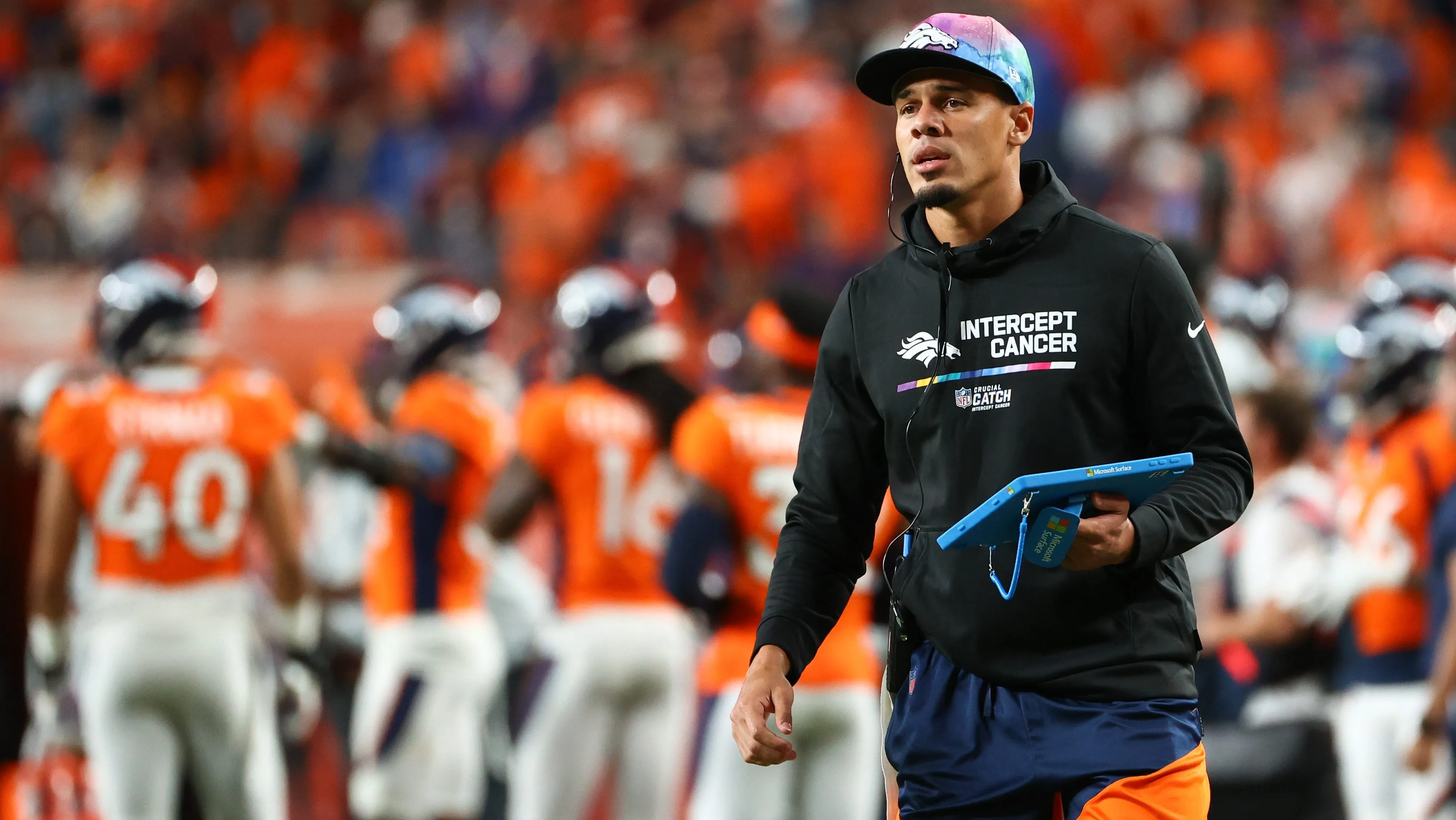 اعتزال جاستن سيمونز نجم برونكوس بعد تسع سنوات