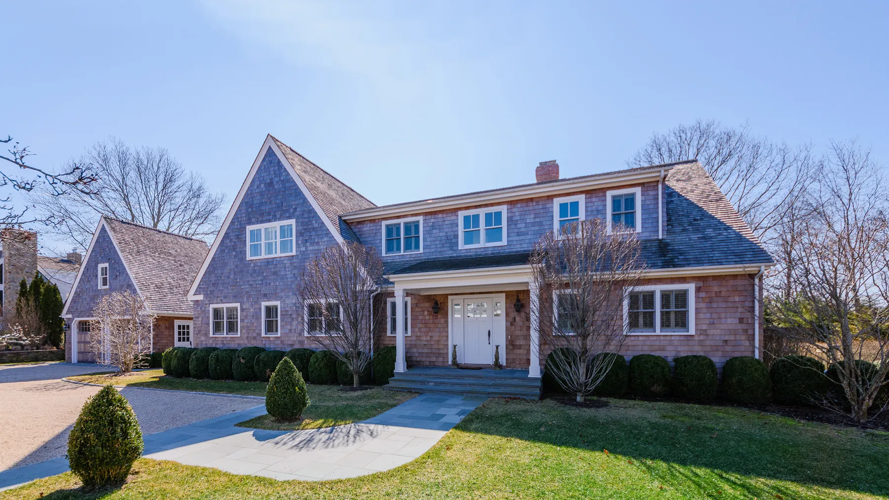 استراتيجية جوي بيهار لبيع منزلها في هامبتونز