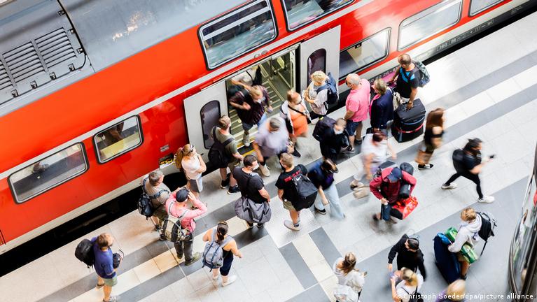 السفر دون تذكرة في ألمانيا: وزيرة العدل تدعو للتغيير