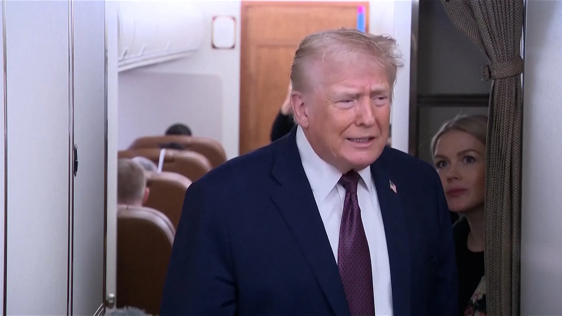 ترامب يفتح الباب أمام إرسال قوات برية إلى إيران