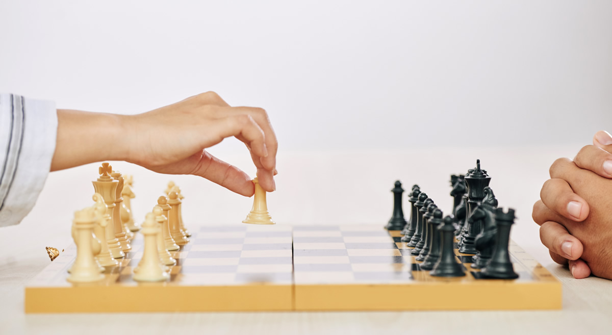 بطولتا الإمارات والشطرنج الهواة في أبوظبي