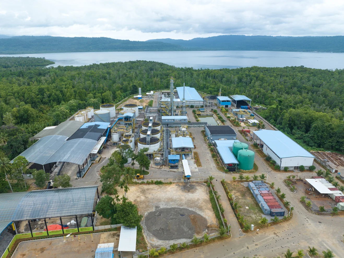 L'Indonésie utilise de l'asphalte local pour économiser 4 trillions