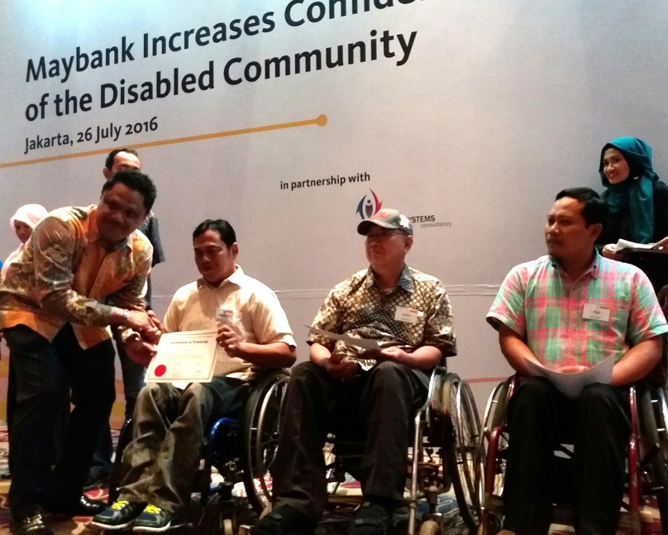 بنك جاكرتا يدعم ذوي الإعاقة بمناسبة الذكرى 65 لتأسيسه