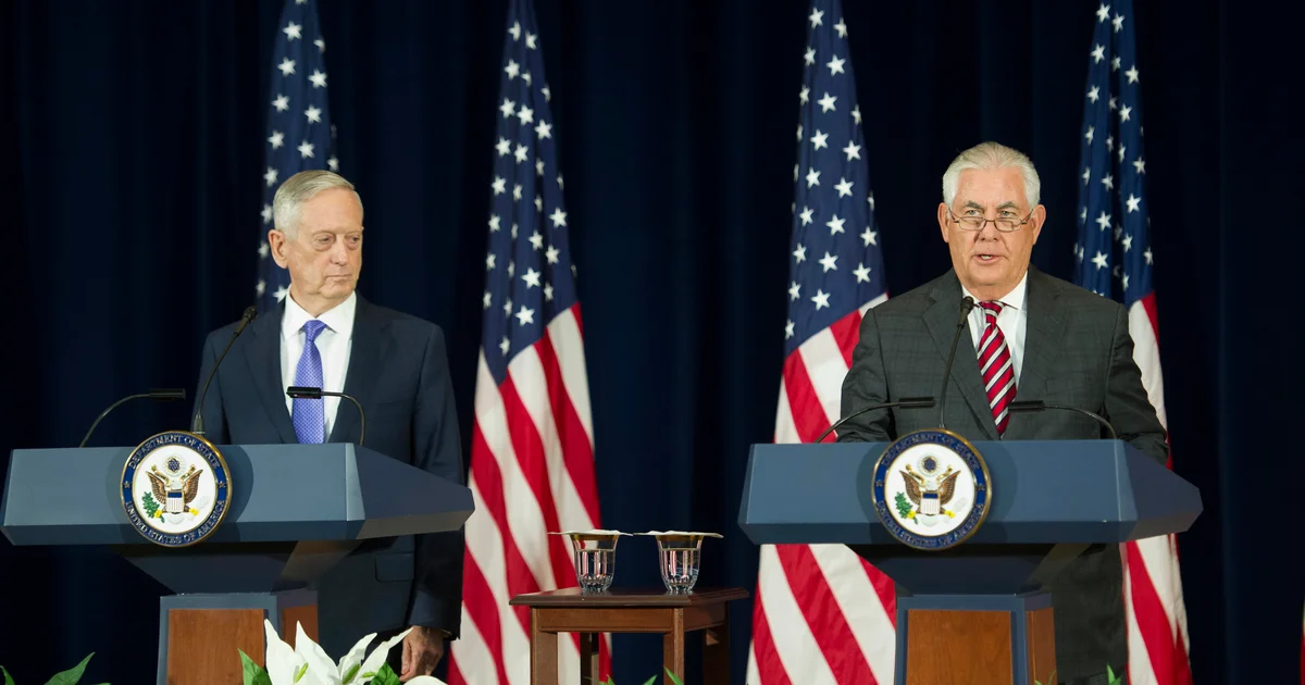 مغادرة مسؤولين من إدارة ترامب وتأثيرها على السياسة الأمريكية