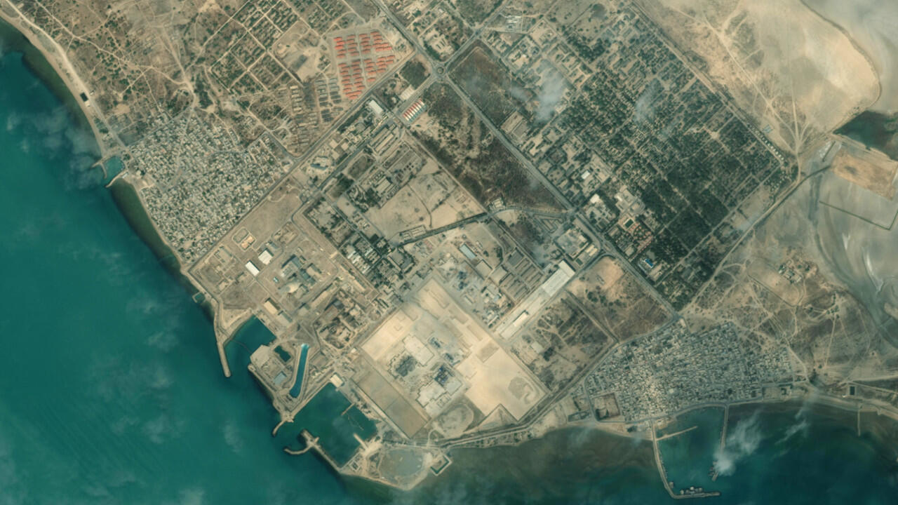 ضربة أمريكية إسرائيلية تستهدف محطة بوشهر النووية الإيرانية