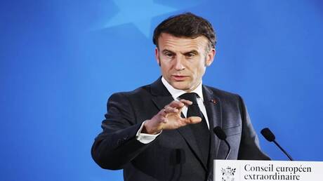 Macron appelle à l'unité des puissances intermédiaires