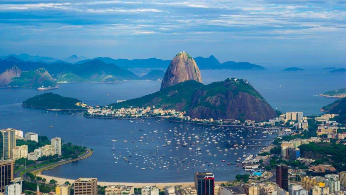 حظر مشروع زيبلاين في جبل السكر البرازيلي