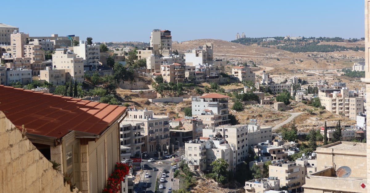 تصعيد عسكري إسرائيلي في لبنان ودعوات للهدنة