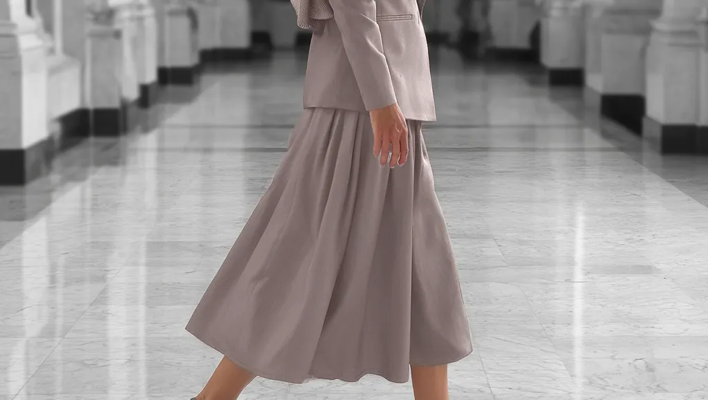 تنورة الميدي: تنسيق أنيق وعصري