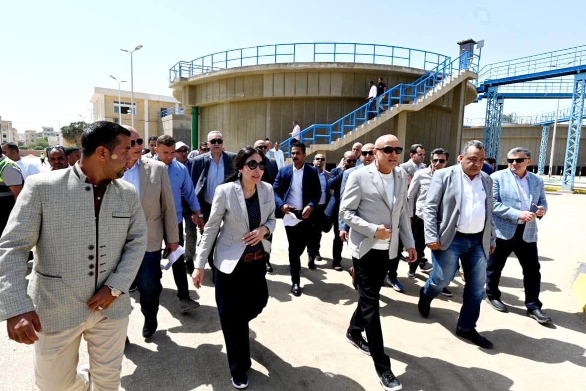 زيارة وزيرة الإسكان لمشروعات مياه الشرب بالأقصر