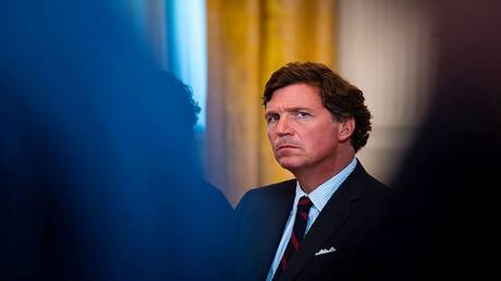 ندم كارلسون على دعم ترامب وتأثيره على الجمهوريين