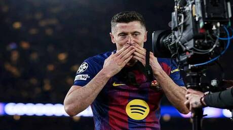 ليفاندوفسكي يحدد مستقبله بين الدوري السعودي والإيطالي