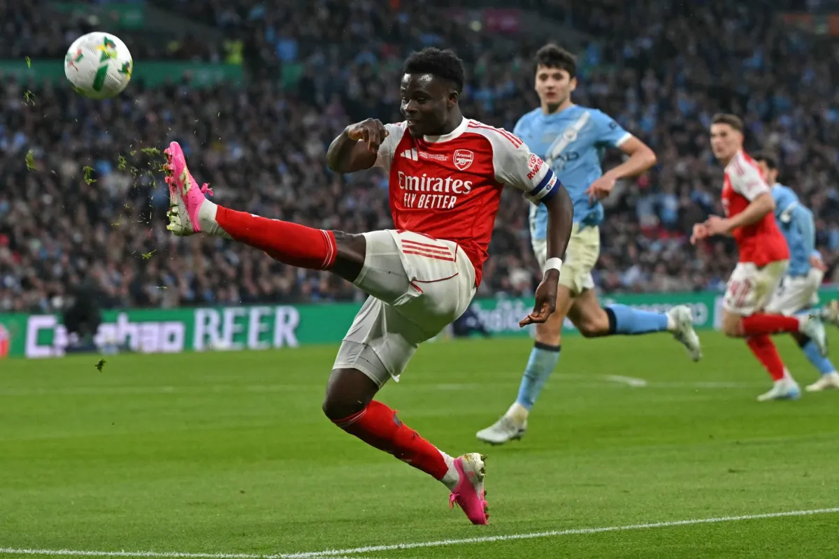 آرسنال يفتقد ساكا وتيمبر في دوري الأبطال