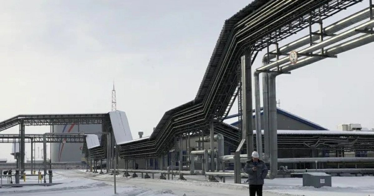 Ukrainian Attacks on Russian Oil Facilities Escalate