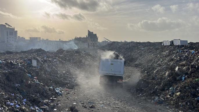 غزة تواجه أزمة صحية وبيئية خانقة