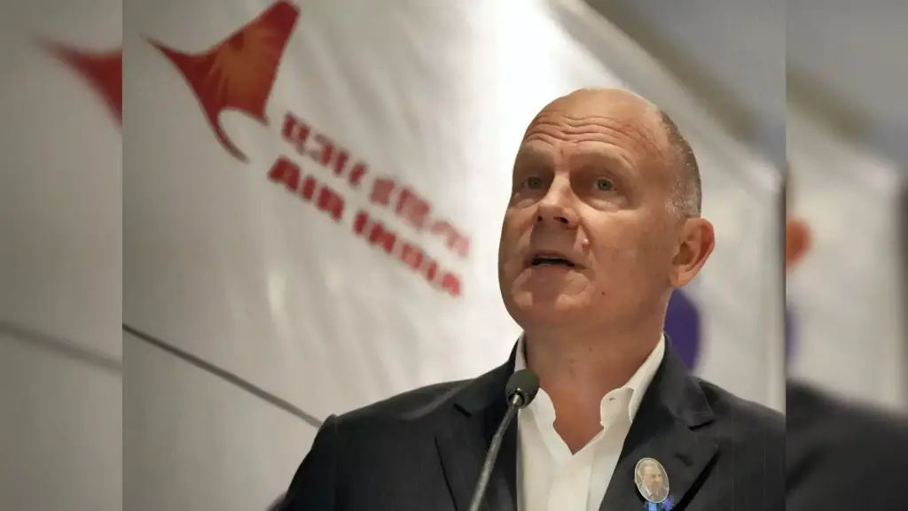 استقالة الرئيس التنفيذي لشركة الطيران الهندية amid خسائر وتحديات تنظيمية