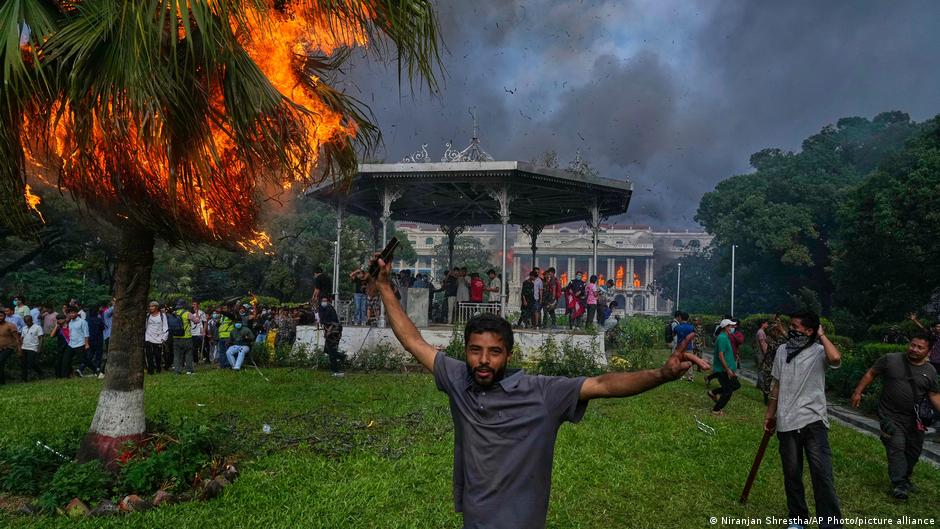 اعتقال وزير الطاقة السابق في نيبال بتهم غسيل الأموال