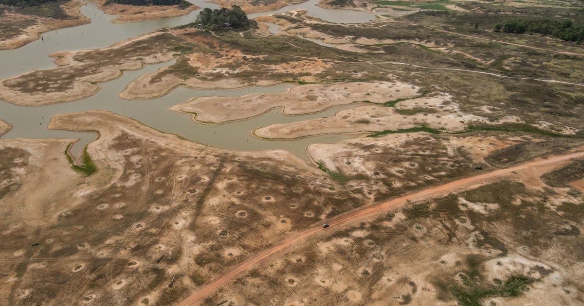 Polizei verfolgt Feuerwerkskörper-Abschuss in Shah Alam