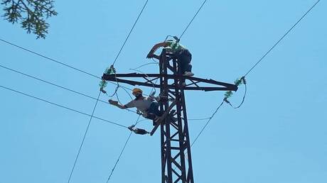 Reparatur einer wichtigen Stromleitung in Sweida