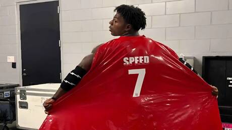 سبيد يقلد احتفال كريستيانو رونالدو تحت الماء