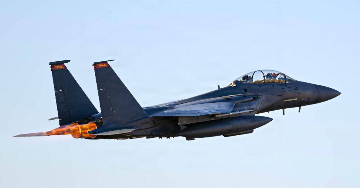 Survival Tips for Pilots After Plane Shootdowns