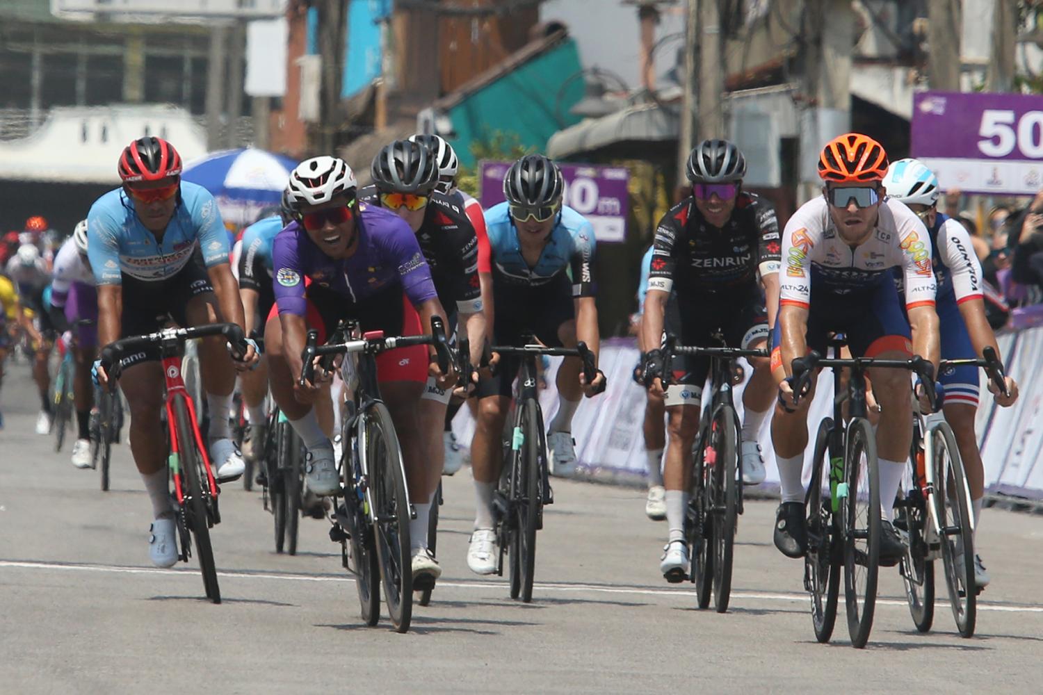 L'équipe indonésienne de cyclisme féminin brille au Tour de Thaïlande