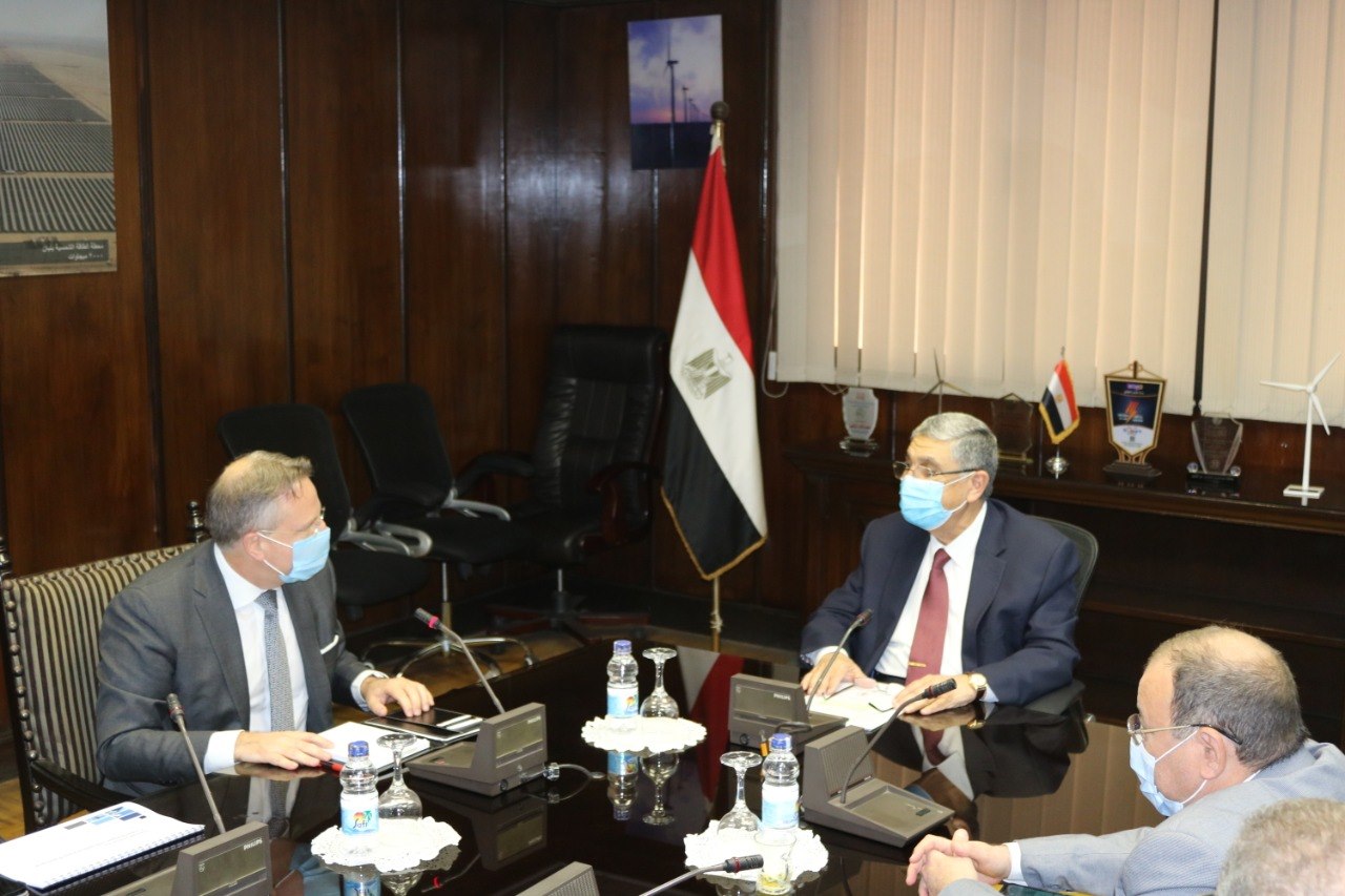 تسهيلات الدولة لجذب الاستثمارات والطاقة النظيفة في مصر